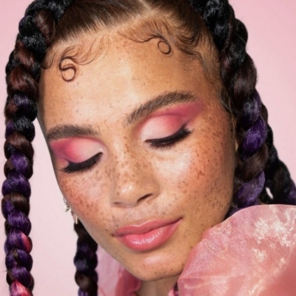 Too Faced Let’s Play on the Fly Eyeshadow Palette - Picture 15 of 16